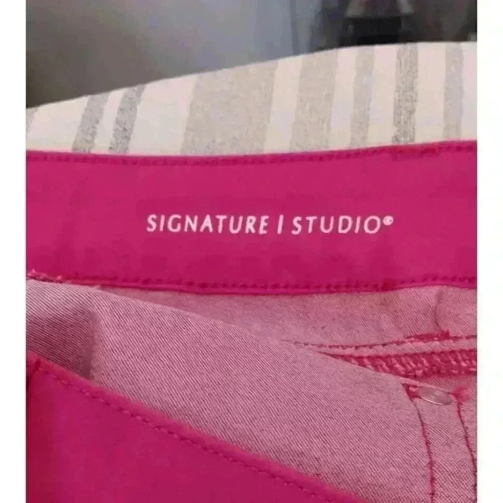 Signature Studio (16) Pink Ultimate Stretch With Style‎ Mid-rise Tapered Leg